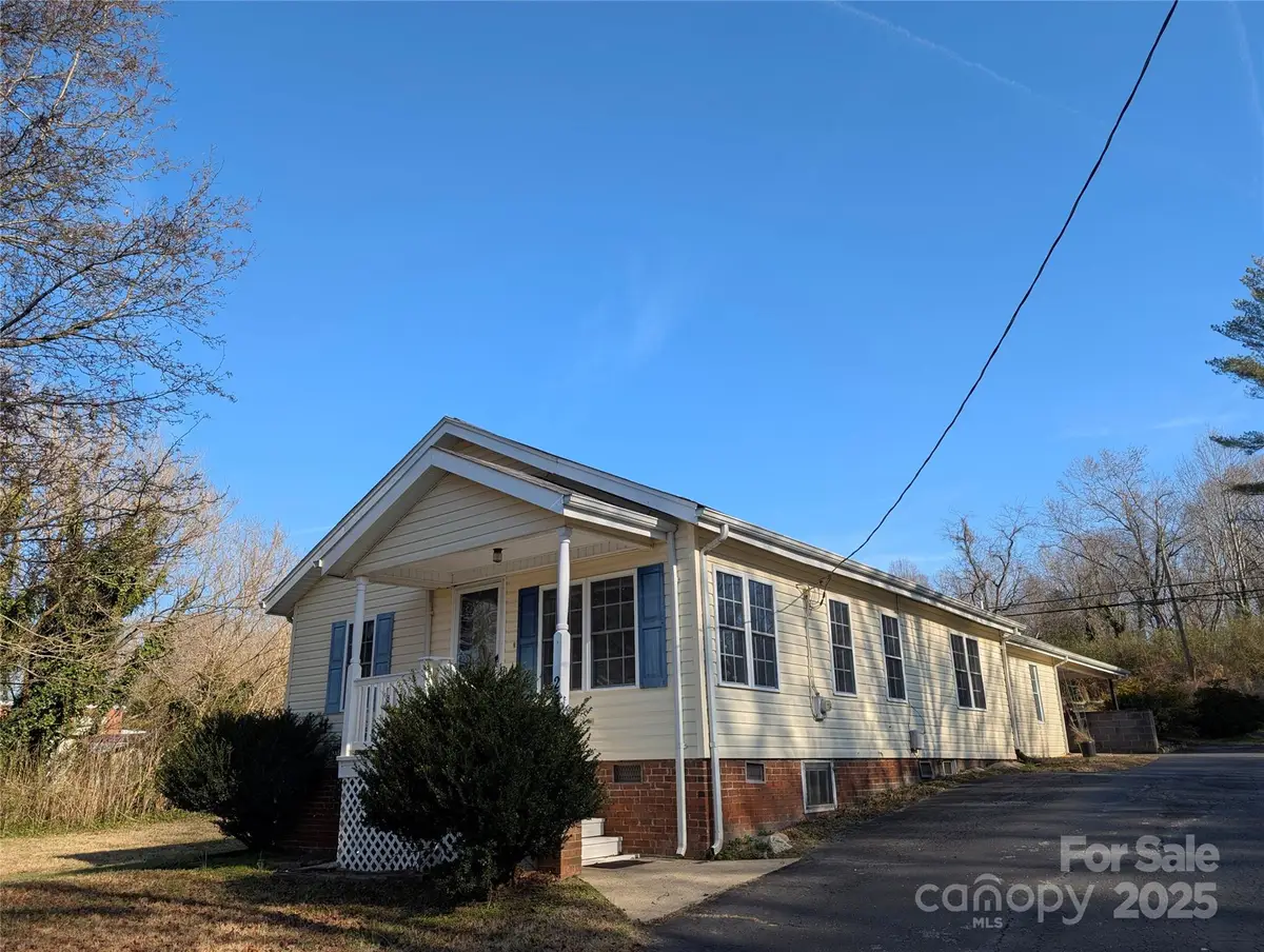2507 Norwood Street Sw, Lenoir, NC 28645 - Image #1