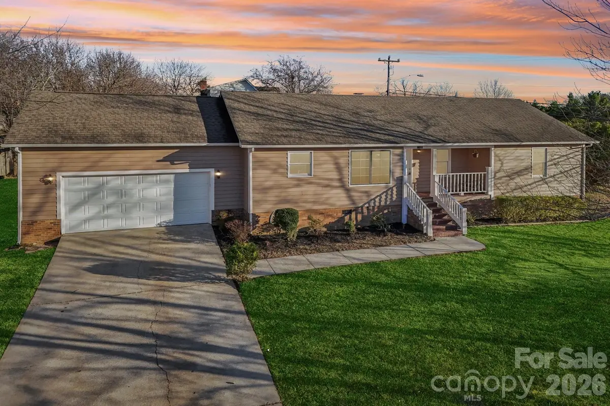 11000 Mallard Crossing Drive, Charlotte, NC 28262 - Image #1