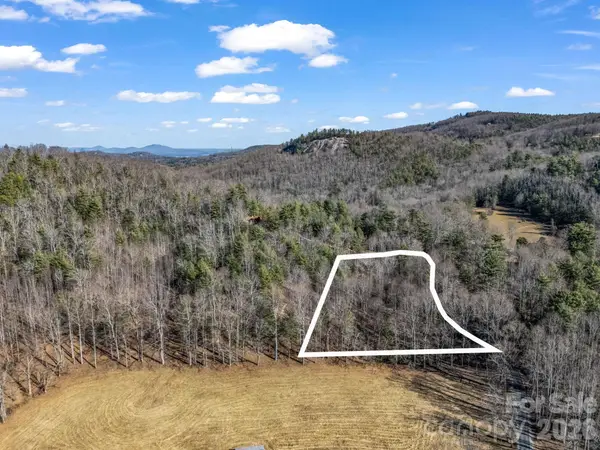 109 Justamere Lane, Hendersonville, NC 28739