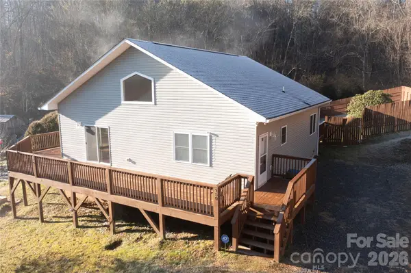 250 Duckett Cove Road, Waynesville, NC 28786