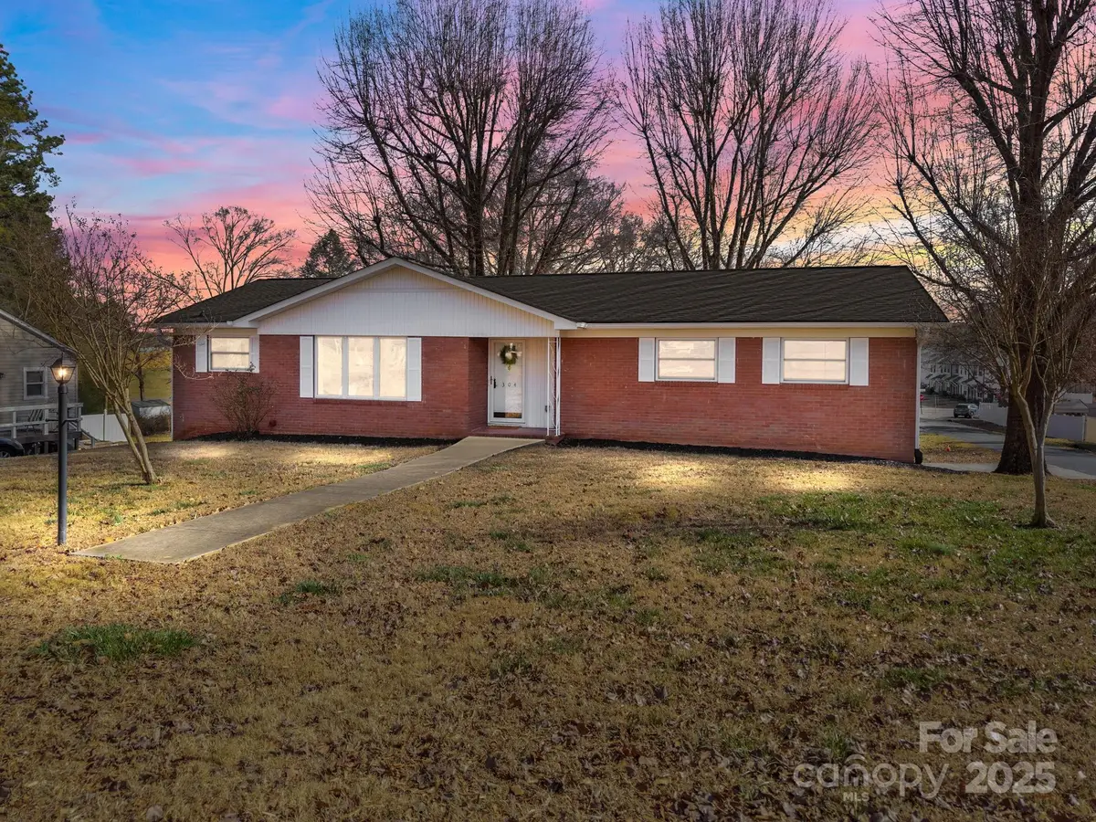 304 E 2nd Street, Oakboro, NC 28129 - Image #1