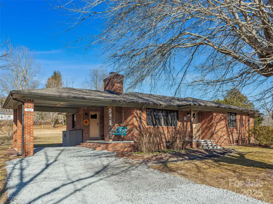 3869 Crab Creek Road, Penrose, NC 28739 - Image #2