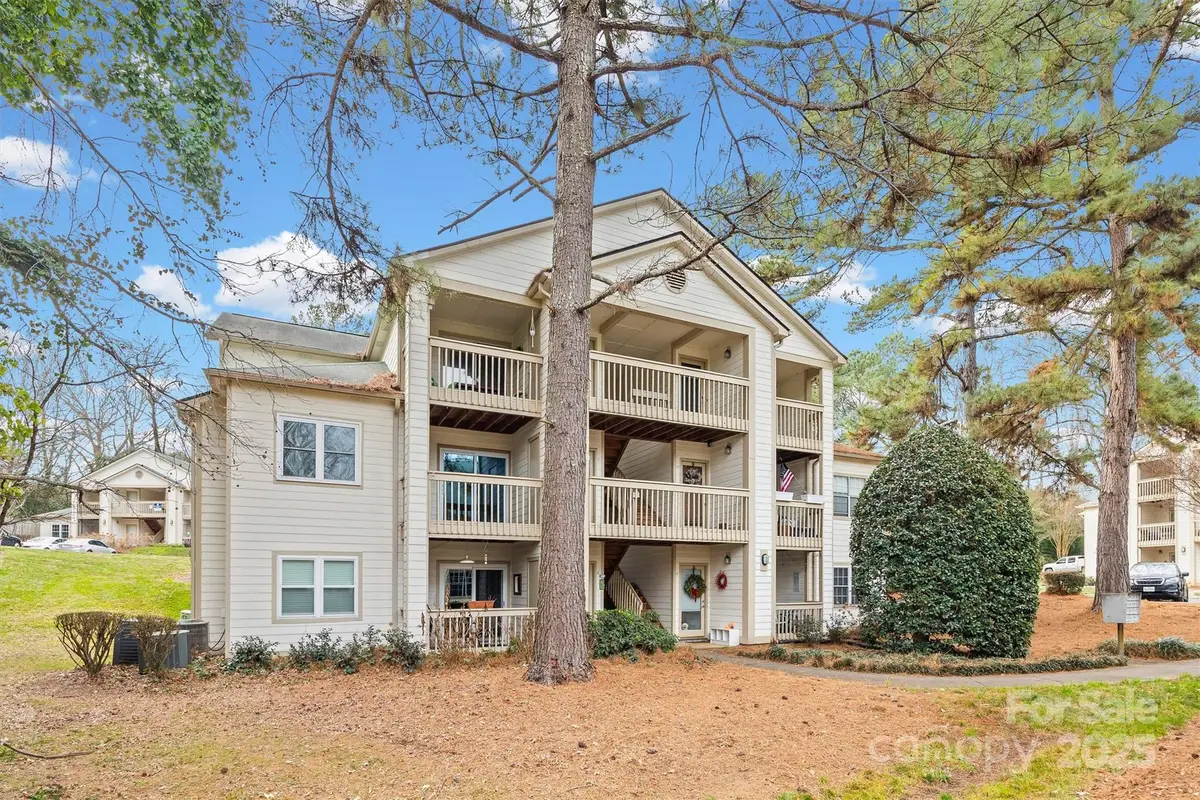 1041 Churchill Downs Court, Charlotte, NC 28211 - Image #1