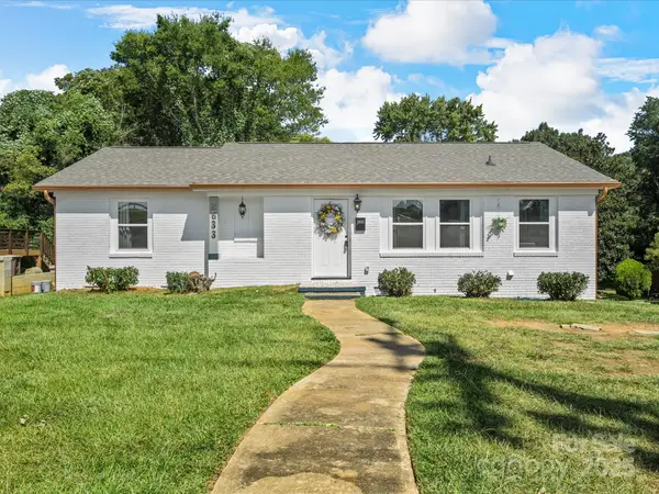 2633 Old North Sharon Amity Road, Charlotte, NC 28205