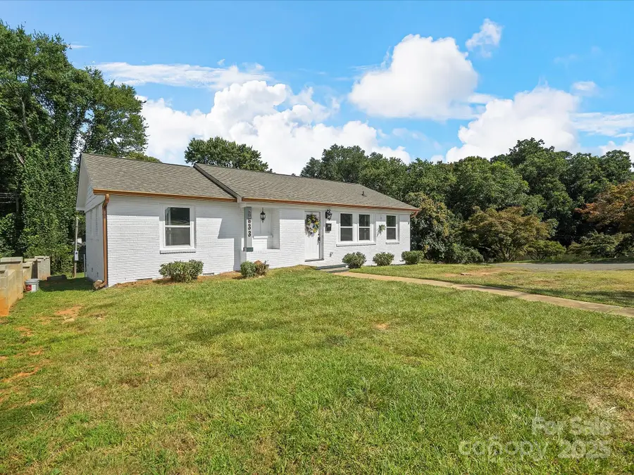 2633 Old North Sharon Amity Road, Charlotte, NC 28205 - Image #2