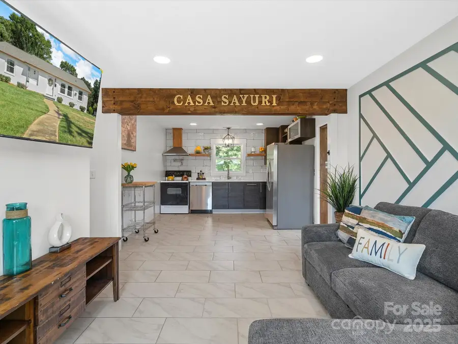 2633 Old North Sharon Amity Road, Charlotte, NC 28205 - Image #3