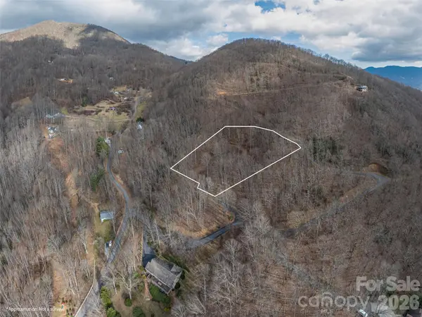 30 Hudson Valley Drive, Waynesville, NC 28786