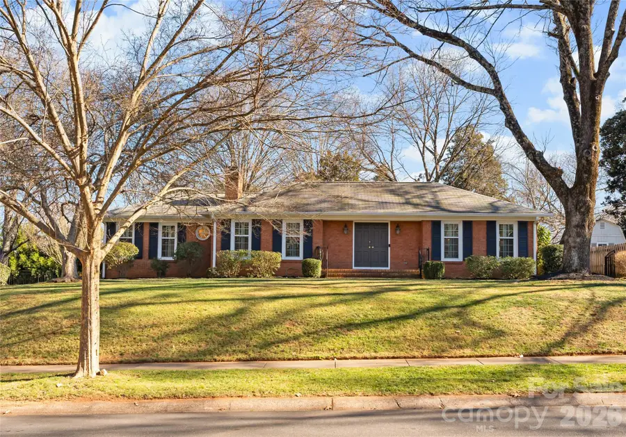 1024 Redcoat Drive, Charlotte, NC 28211 - Image #2