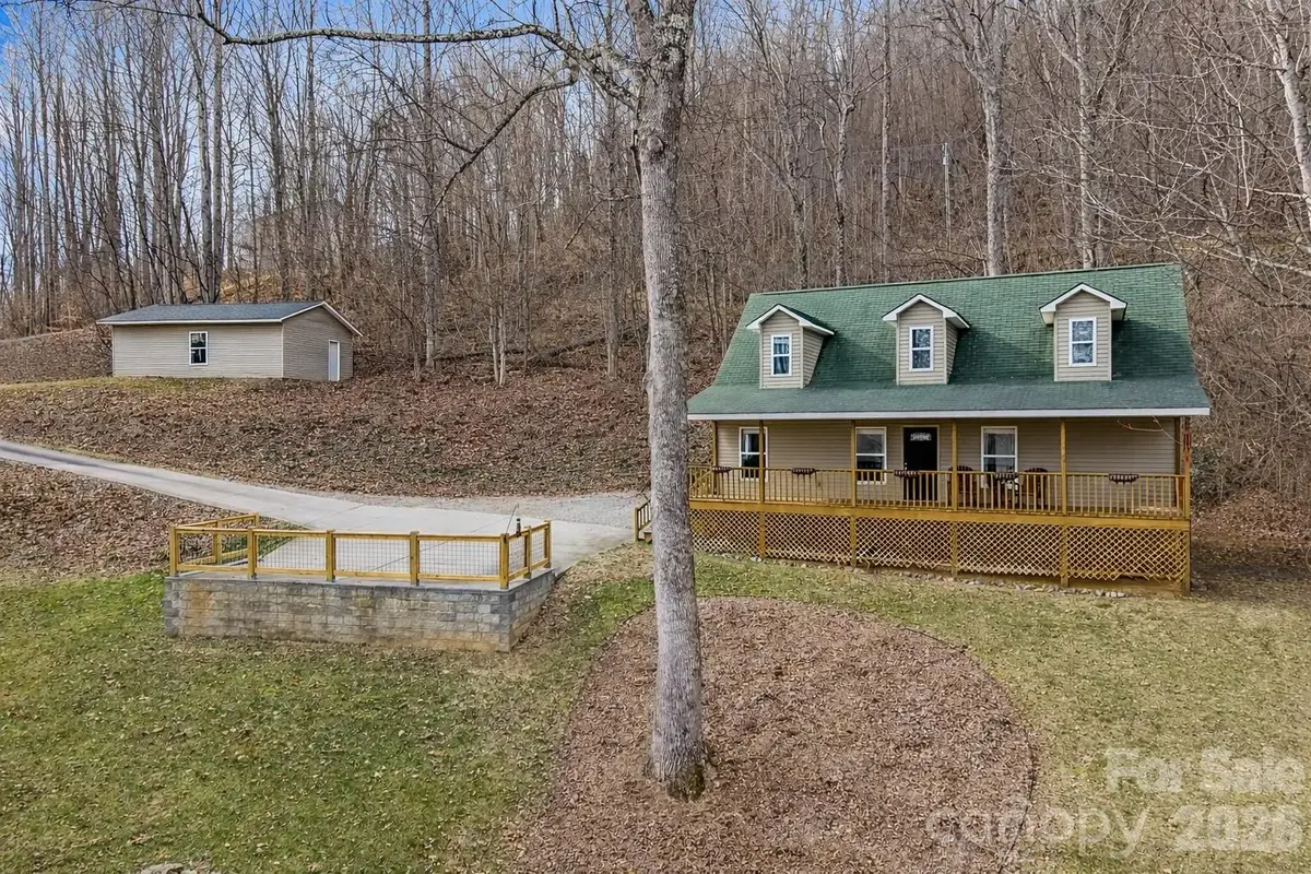 381 Hookers Gap Road, Candler, NC 28715 - Image #1