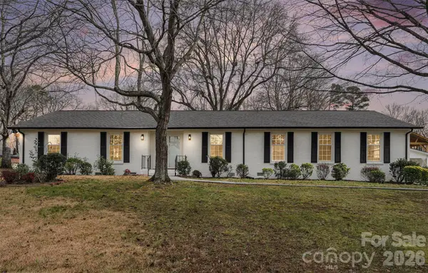 8616 Fallsdale Drive, Charlotte, NC 28214