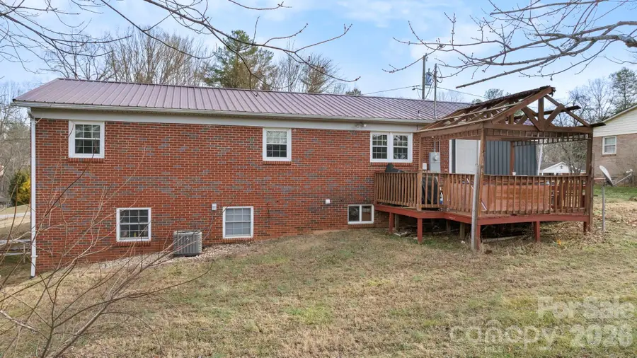 419 Hudson Heights, Hudson, NC 28638 - Image #3