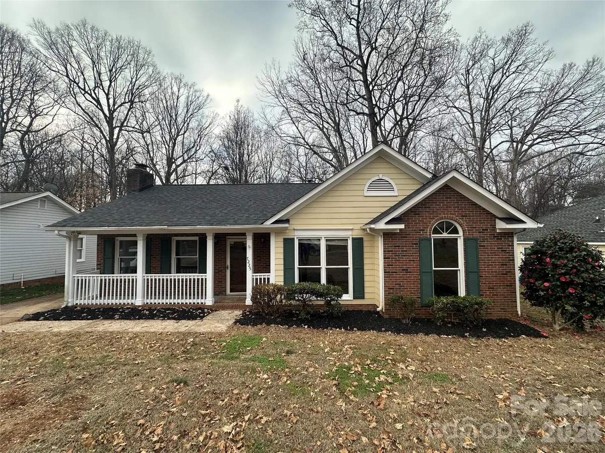7225 Mcteal Place, Charlotte, NC 28262 - Image #1