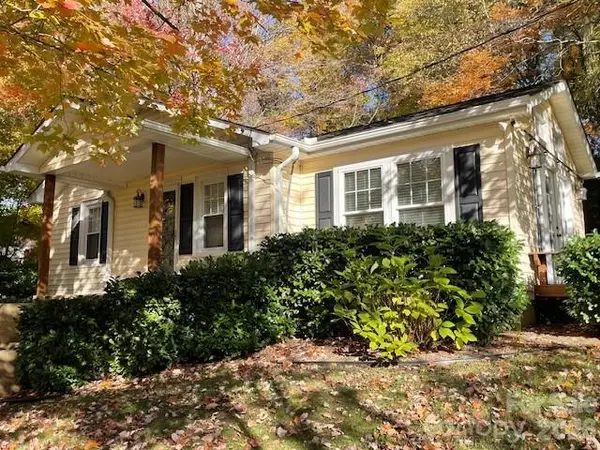 271 Wiggins Road, Candler, NC 28715