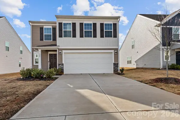 386 Hollingswood Drive, Statesville, NC 28625