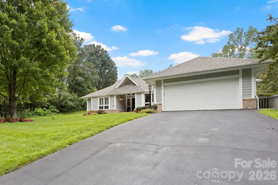 128 Broadmoor Drive, Flat Rock, NC 28731 - Image #2