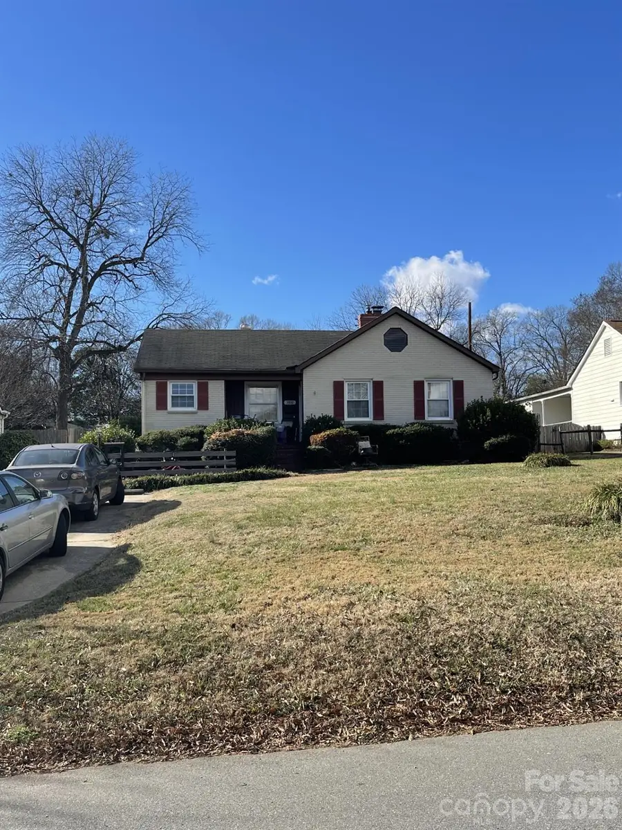 3800 Haven Drive, Charlotte, NC 28209 - Image #2