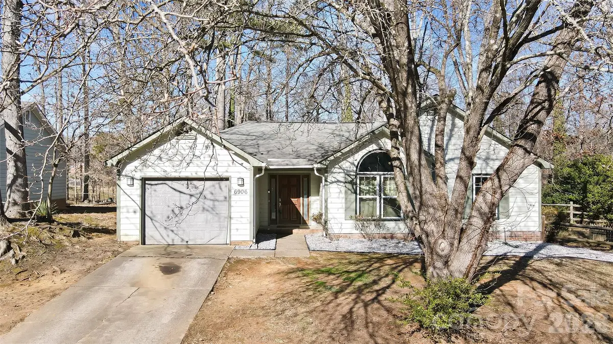 6906 Streamside Drive, Charlotte, NC 28212 - Image #1
