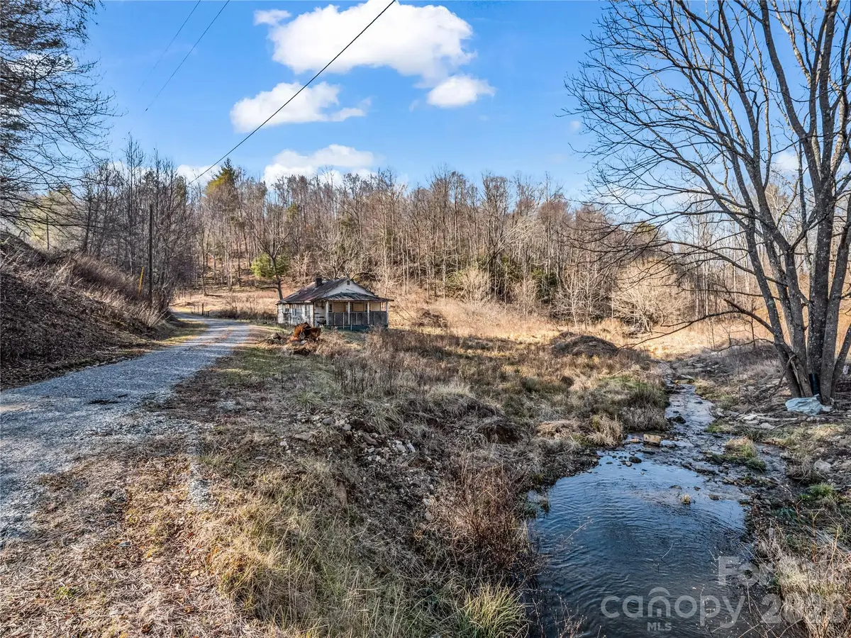 530 Mine Creek Road, Bakersville, NC 28705 - Image #1