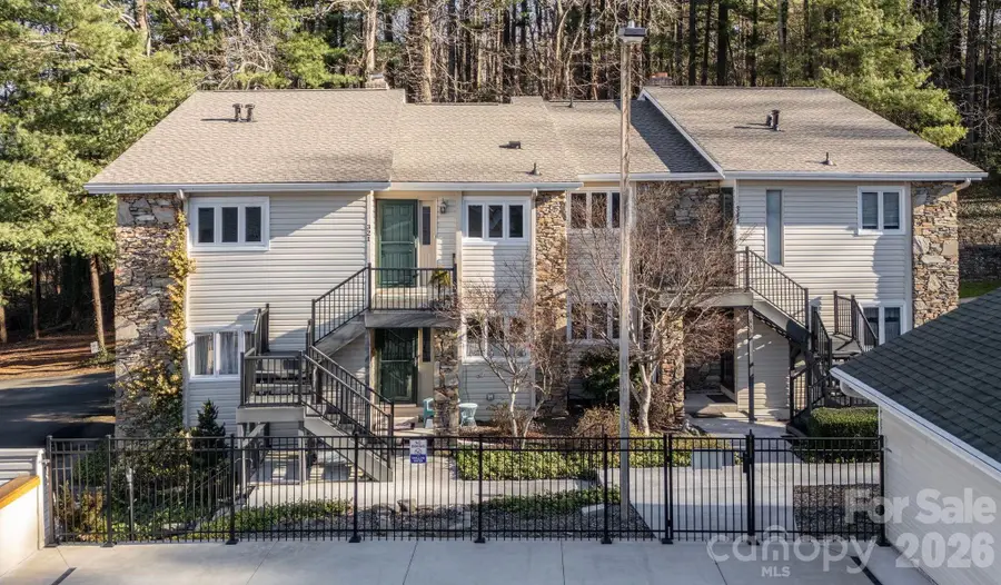 321 Britton Creek Drive, Hendersonville, NC 28791 - Image #2