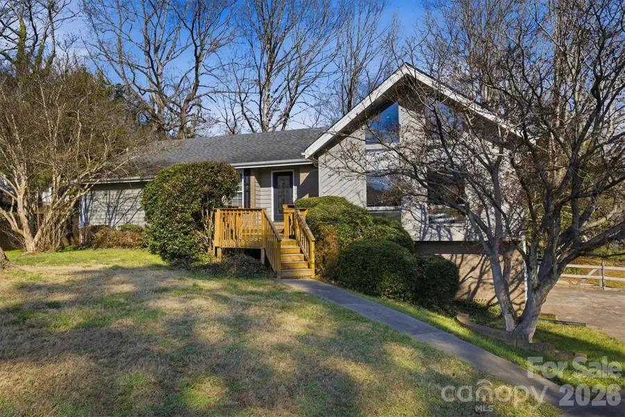 1750 10th Street Court Nw, Hickory, NC 28601 - Image #2