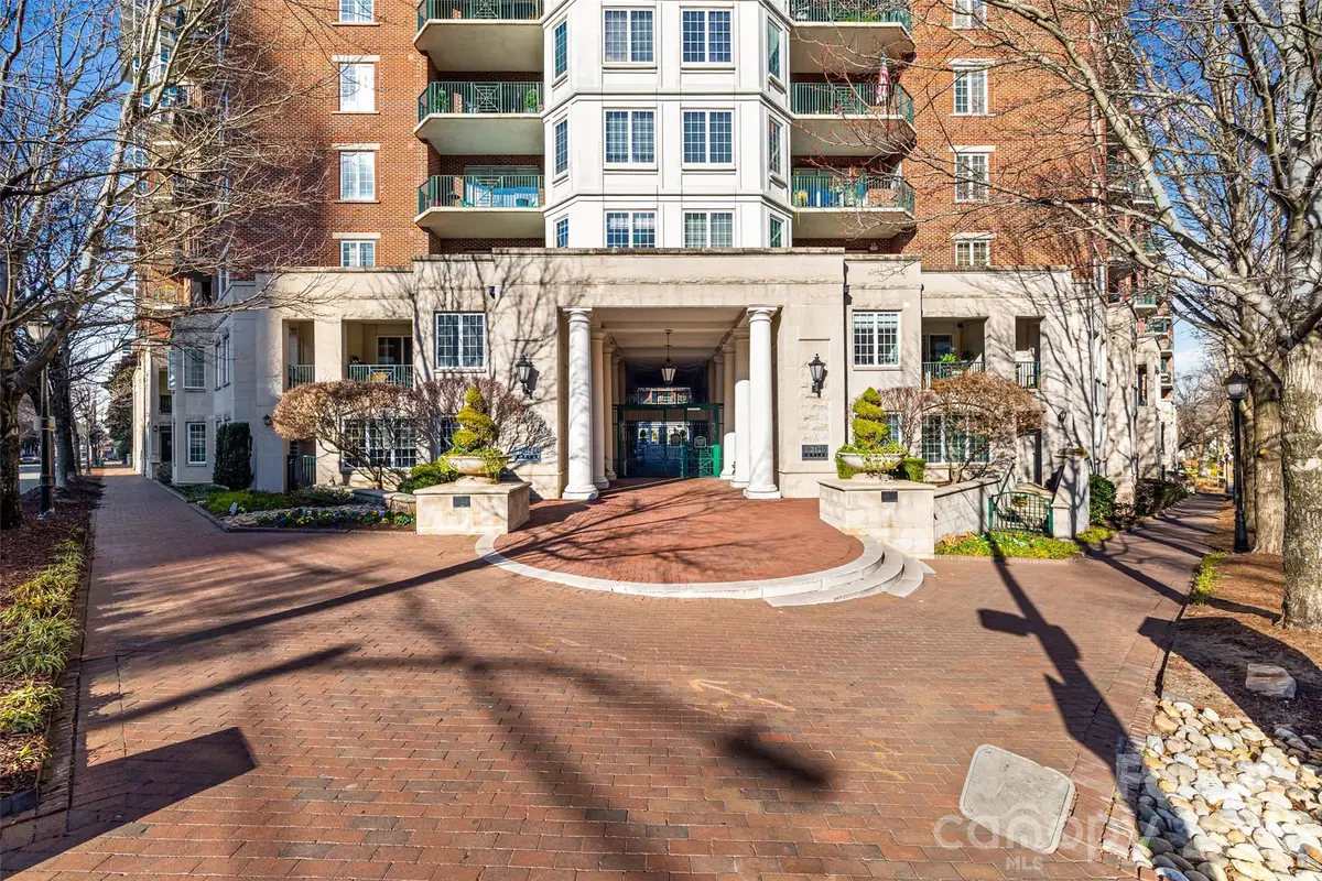 300 W 5th Street #217, Charlotte, NC 28202 - Image #1