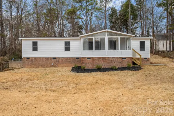 12332 Buxton Drive, Pineville, NC 28134