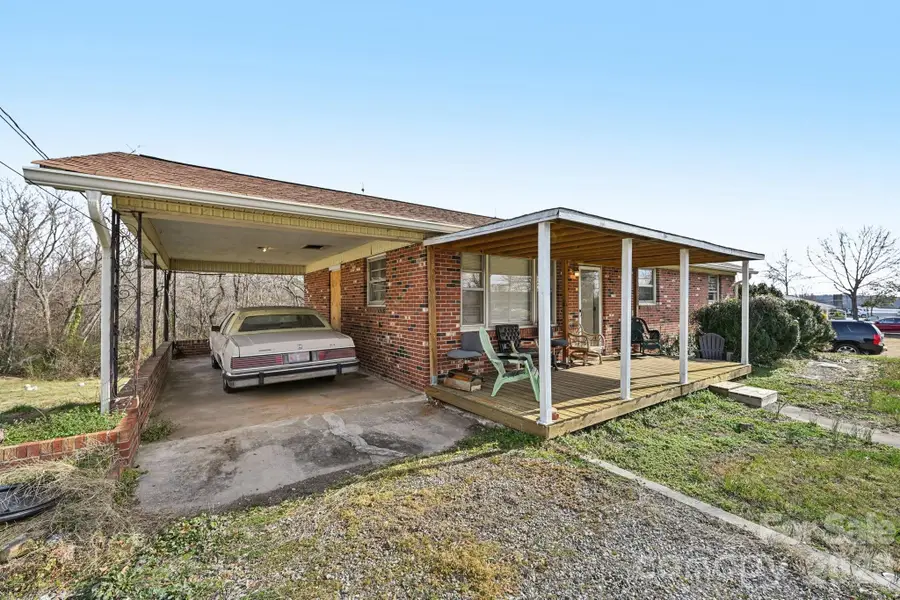 1231 2nd Street Se, Hickory, NC 28602 - Image #3