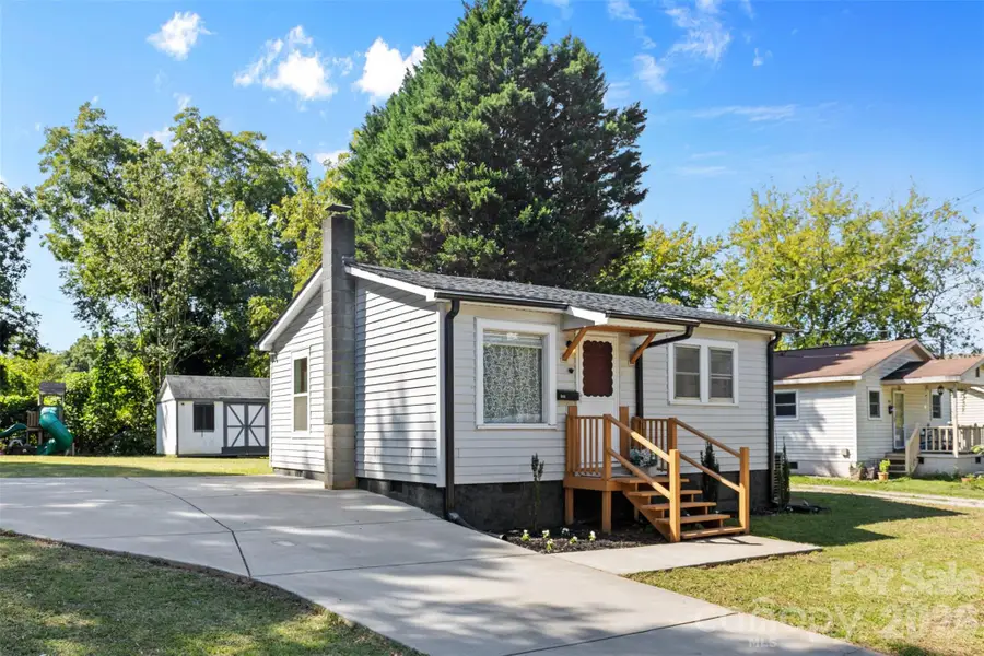 544 W Mclelland Avenue, Mooresville, NC 28115 - Image #2