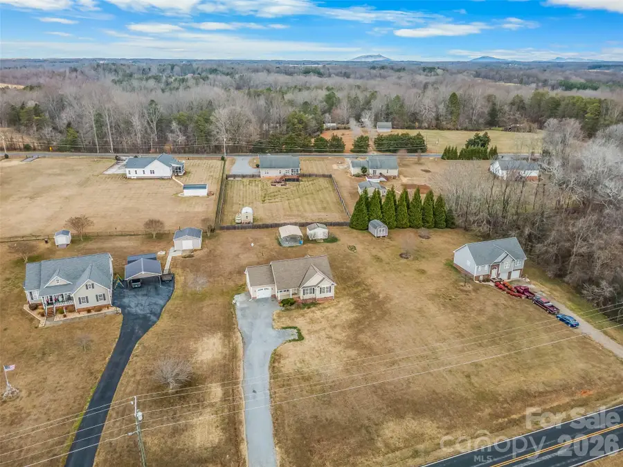 2829 Old Us 421 Highway E, Yadkinville, NC 27055 - Image #2