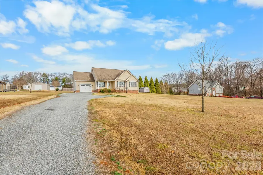 2829 Old Us 421 Highway E, Yadkinville, NC 27055 - Image #3