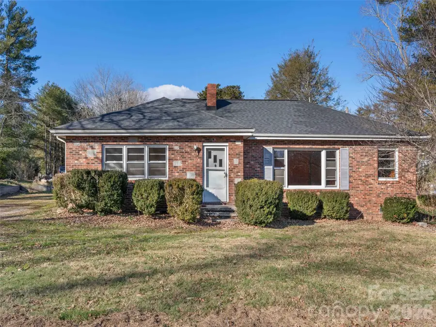 118 Rutledge Drive, Hendersonville, NC 28739 - Image #2