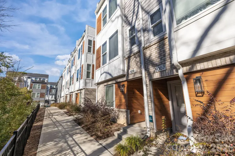5011 York Park Lane, Charlotte, NC 28217 - Image #2