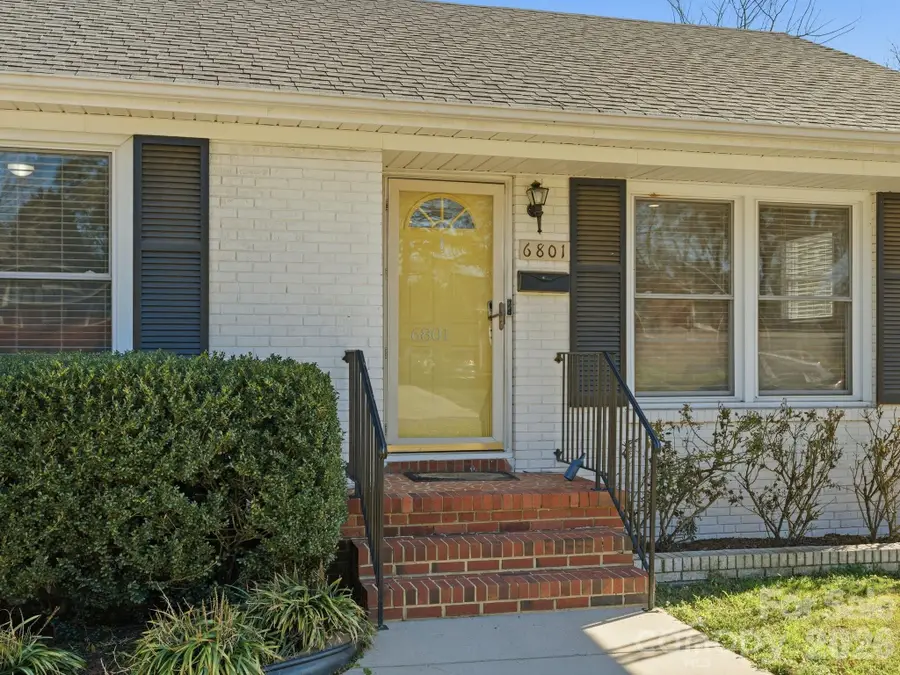 6801 Starcrest Drive, Charlotte, NC 28210 - Image #2