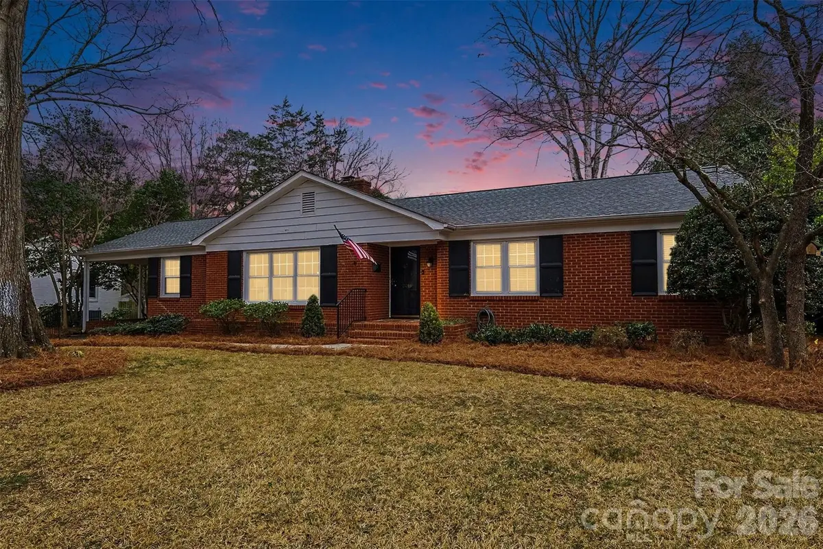 5011 Wedgewood Drive, Charlotte, NC 28210 - Image #1
