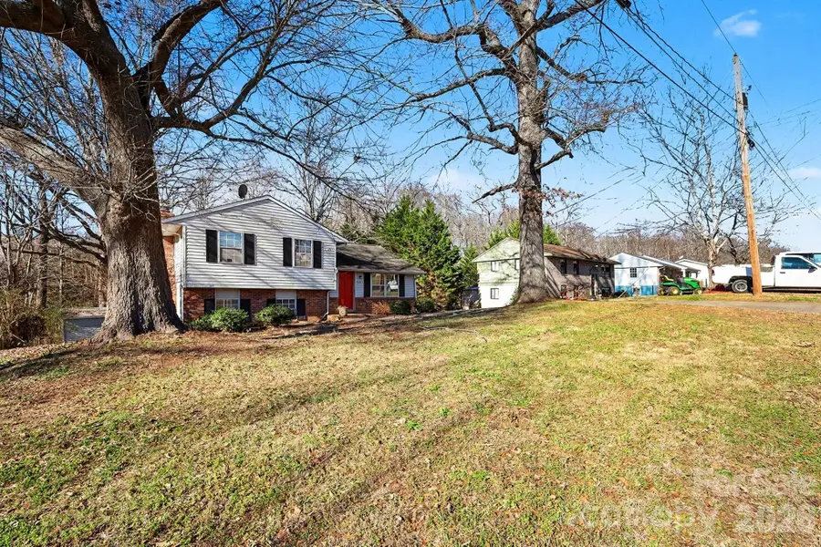 2601 Devon Drive, Dallas, NC 28034 - Image #2