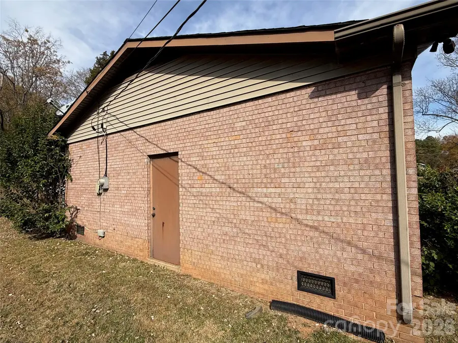 9415 Feldbank Drive, Charlotte, NC 28216 - Image #2