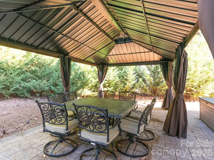 6203 Forest Pond Drive, Charlotte, NC 28262 - Image #2