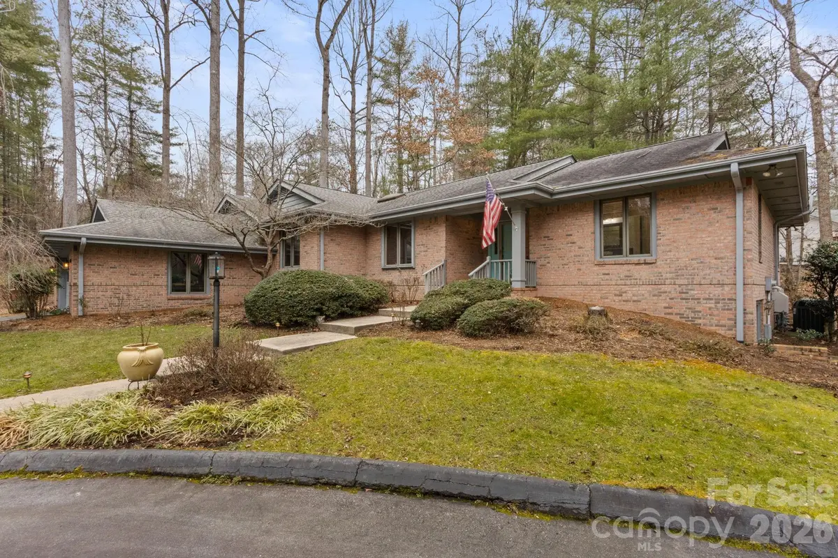 132 Camellia Way, Hendersonville, NC 28739 - Image #1