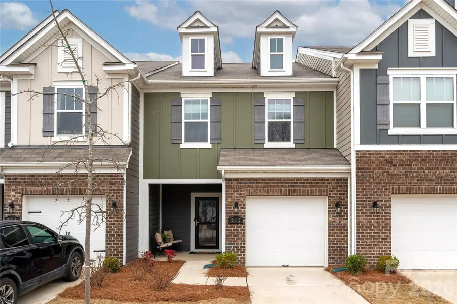 215 Harpers Run Lane, Matthews, NC 28104 - Image #2