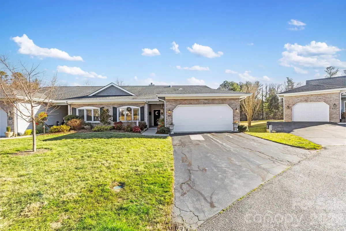 24 Country Meadows Lane, Hendersonville, NC 28792 - Image #1