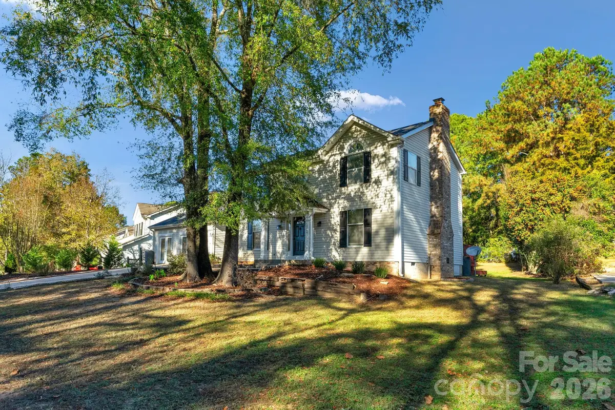 12006 Woodside Falls Road, Pineville, NC 28134 - Image #1