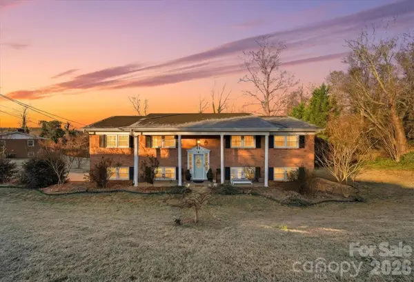 6719 Lakeview Terrace, Hickory, NC 28601