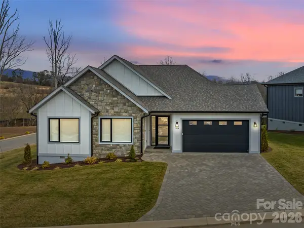 304 Avery Trail Drive, Arden, NC 28704