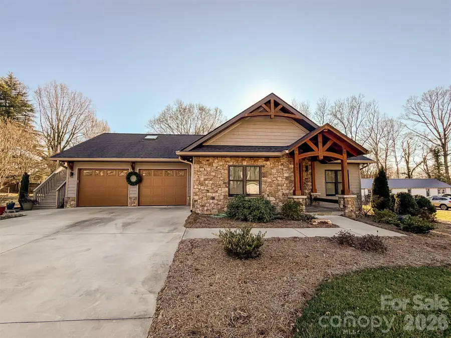 85 20th Avenue Nw, Hickory, NC 28601 - Image #2