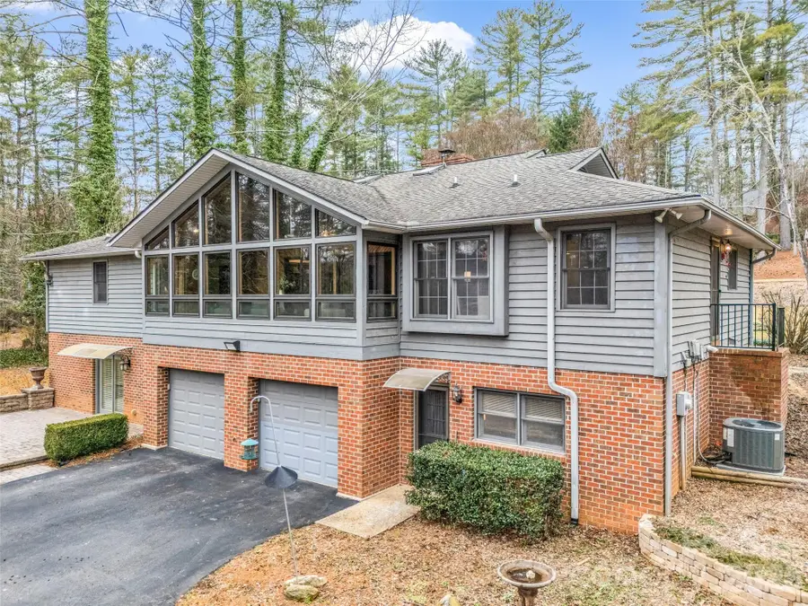 114 Kenwood Drive, Hendersonville, NC 28739 - Image #3