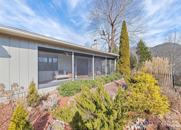 12 Willow View Drive, Franklin, NC 28734