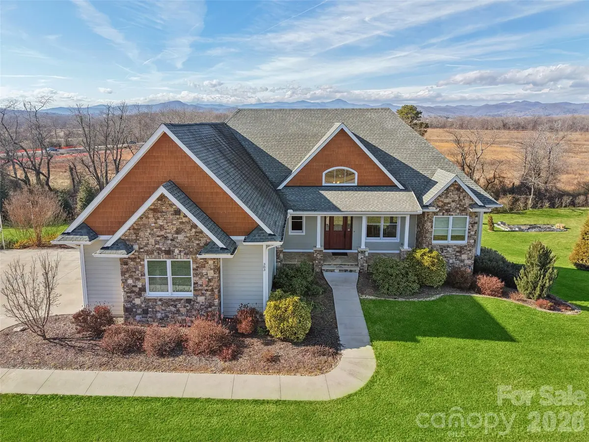 383 Ridgeview Hill Drive, Hendersonville, NC 28791 - Image #1