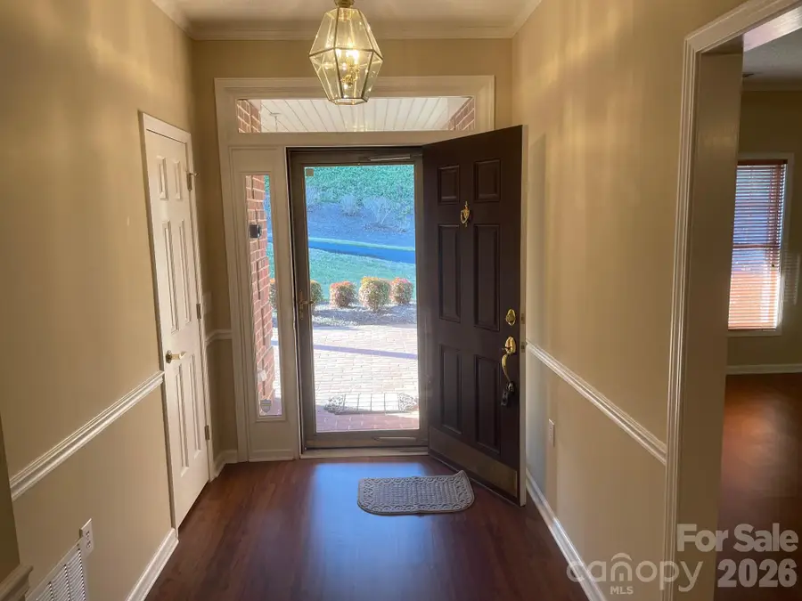 499 26th Avenue Ne, Hickory, NC 28601 - Image #2