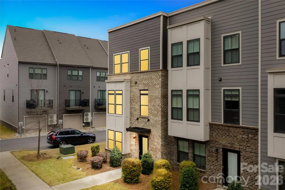 563 Nantahala Drive, Charlotte, NC 28211 - Image #1