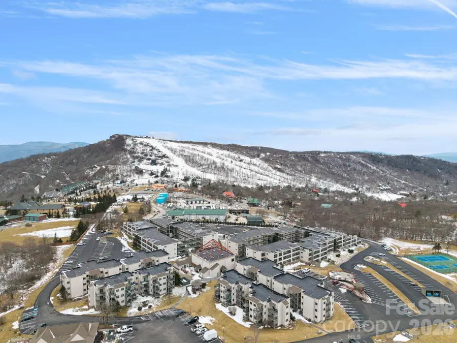 301 Pinnacle Inn Road #3304A, Beech Mountain, NC 28604 - Image #2